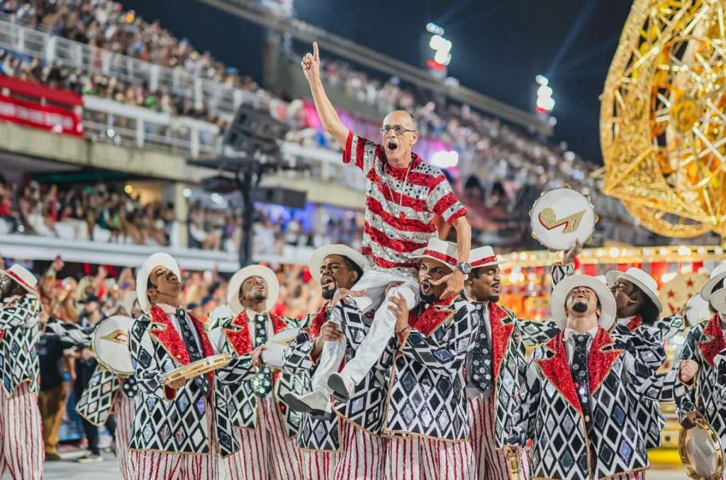 Ingressos para o Carnaval 2027 na Sapucaí começam a ser vendidos por R$ 250