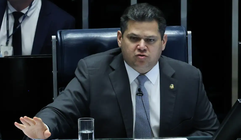 Governo solicita instalação de comissão para análise da 'taxa das blusinhas'