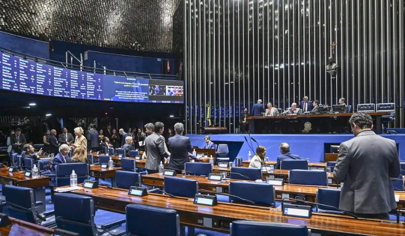 Senado aprova criação de contrato de primeiro emprego para jovens