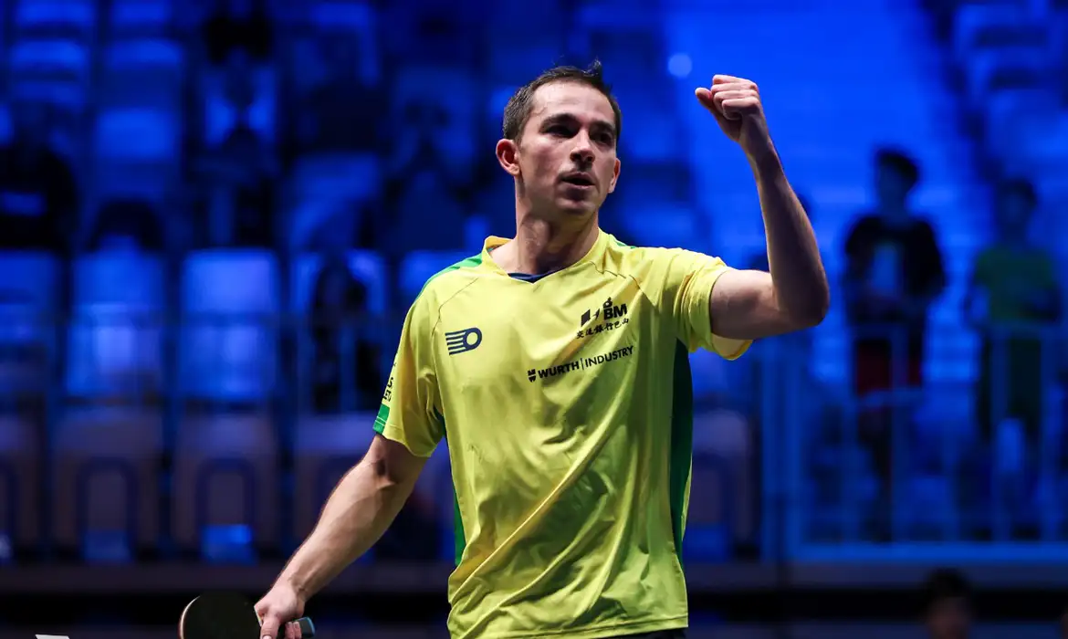 Hugo Calderano enfrenta Félix Lebrun nas quartas do Europe Smash