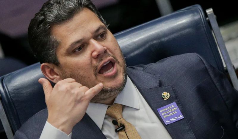 Alcolumbre retira trechos de veto ao PL da Dosimetria durante sessão do Congresso