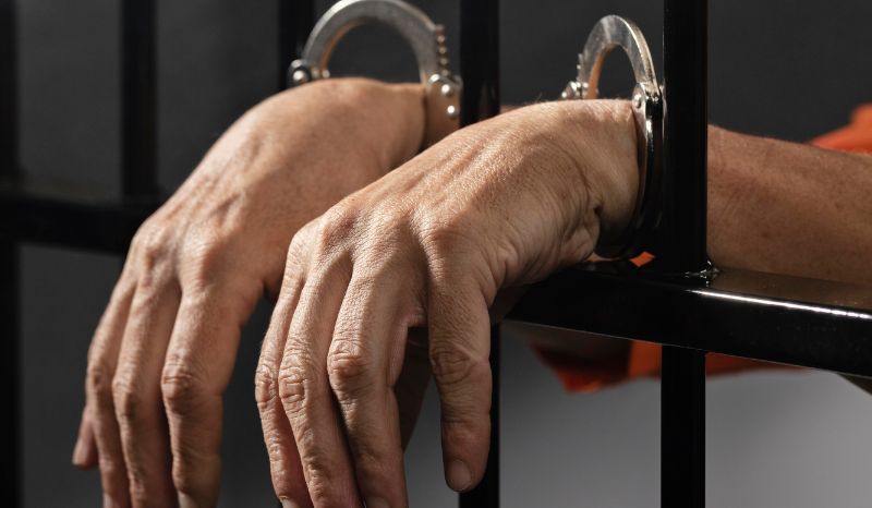 Homem é condenado a mais de 13 anos por estuprar a própria filha