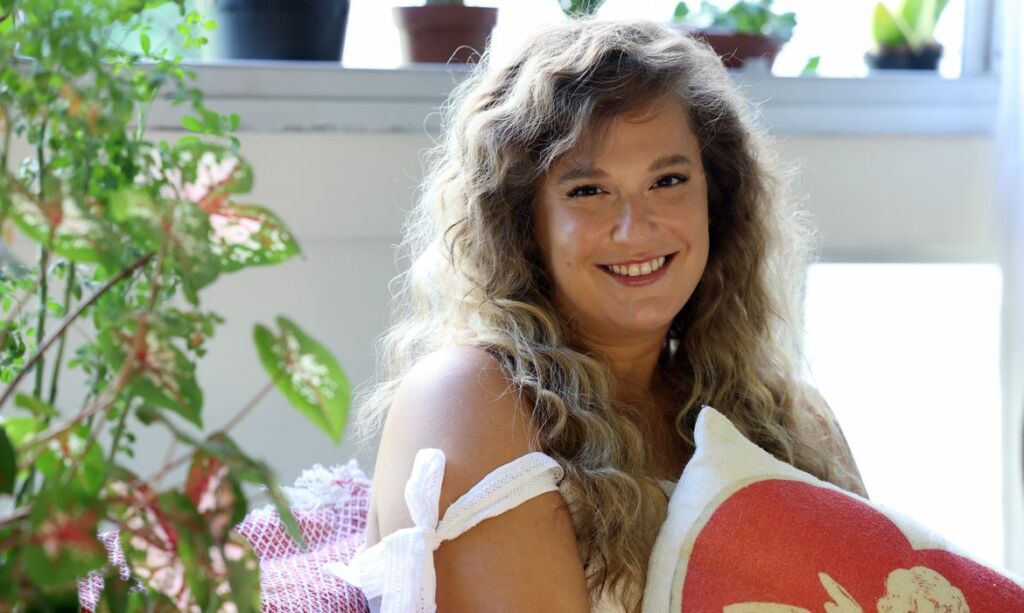 Alice Caymmi homenageia avô Dorival Caymmi com novo álbum