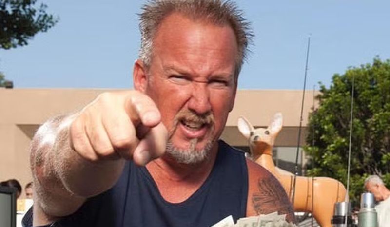 Morre Darrell Sheets, estrela do reality show 'Quem Dá Mais?' aos 67 anos