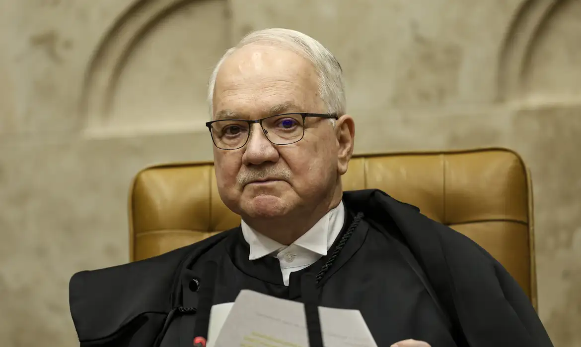 Fachin exclui investigação de Moraes contra Mendonça do inquérito das fake news