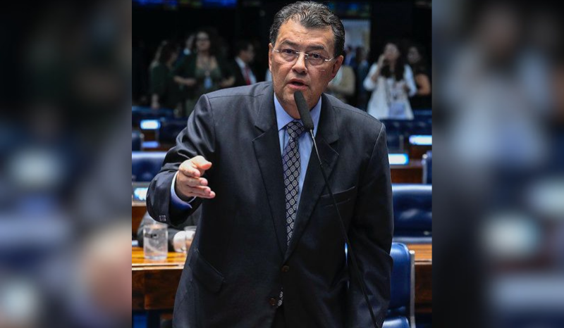 Eduardo Braga apresentará PEC para estabelecer Código de Conduta para servidores públicos