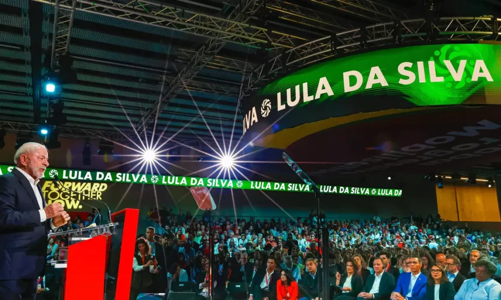 Lula destaca a importância da coerência entre progressistas em Barcelona