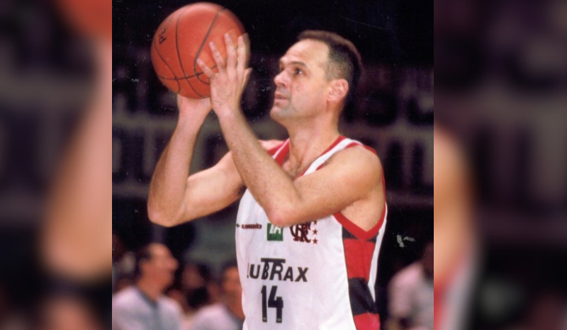 Flamengo Homenageia Oscar Schmidt com Aposentadoria da Camisa 14