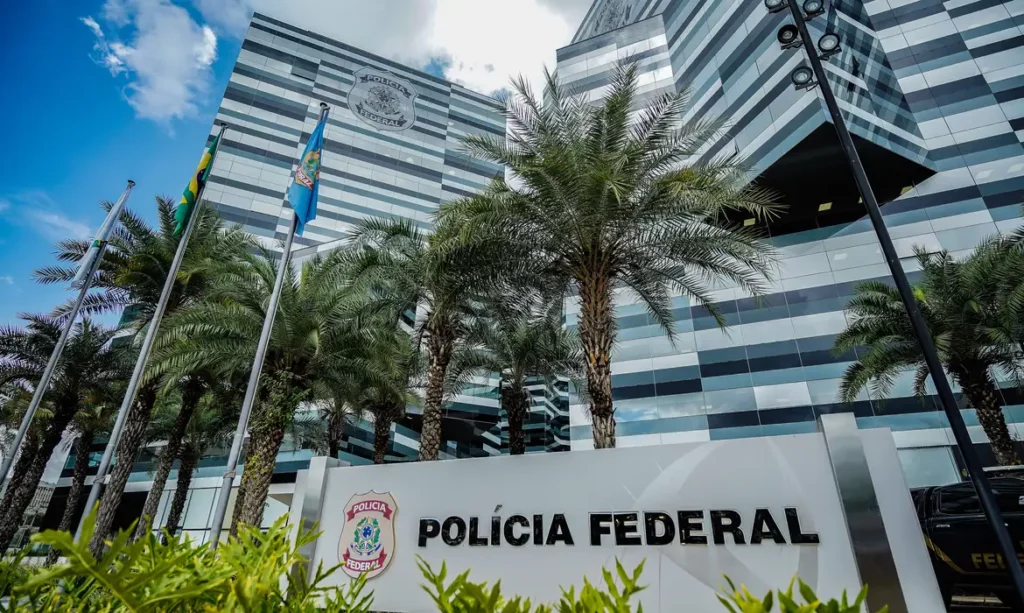 Governo Federal Nomeia Mil Servidores para a Polícia Federal
