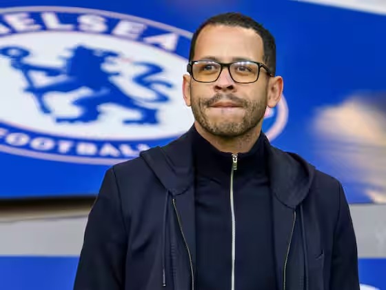 Chelsea dispensa técnico Liam Rosenior após série de derrotas