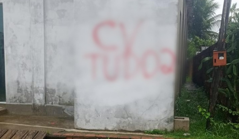 Homem é preso por pichações com referência a organizações criminosas em Eirunepé