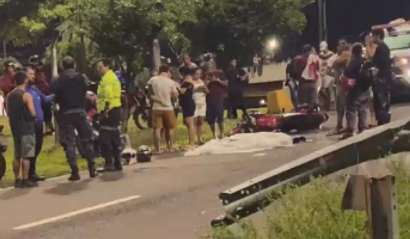 Motociclista morre após colisão com ônibus na avenida Constantino Nery