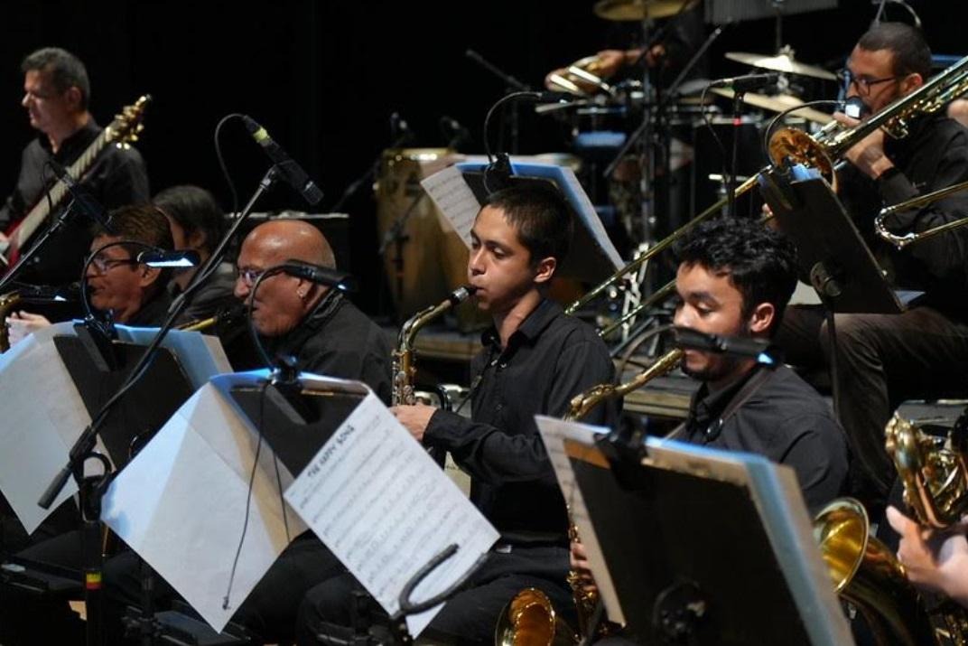 Concerto Gratuito 'Tom de Bossa' Agita Manaus com a Amazonas Band