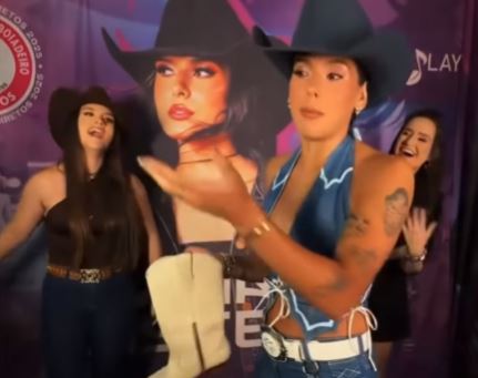 Fã passa vergonha com bota descolada, mas ganha nova de Ana Castela