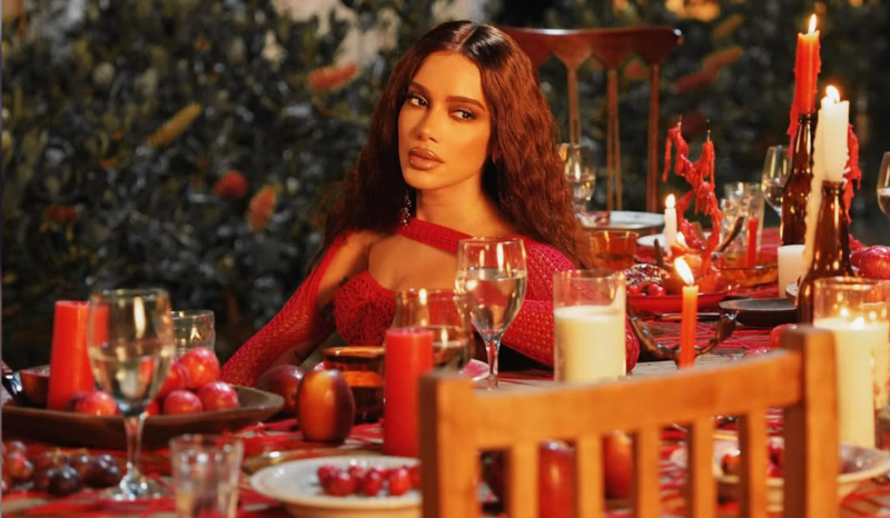 Anitta mistura Candomblé e funk em novo álbum e gera polêmica
