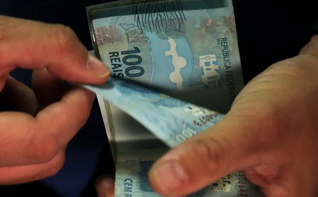 Aposentados do INSS já podem consultar antecipação do 13º salário