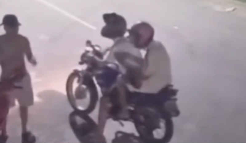 Homem reage a assalto, recupera celular e escapa de criminosos em Crato