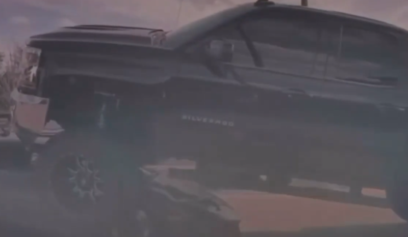 Caminhonete provoca acidente e destrói Lamborghini de R$ 1,7 milhão