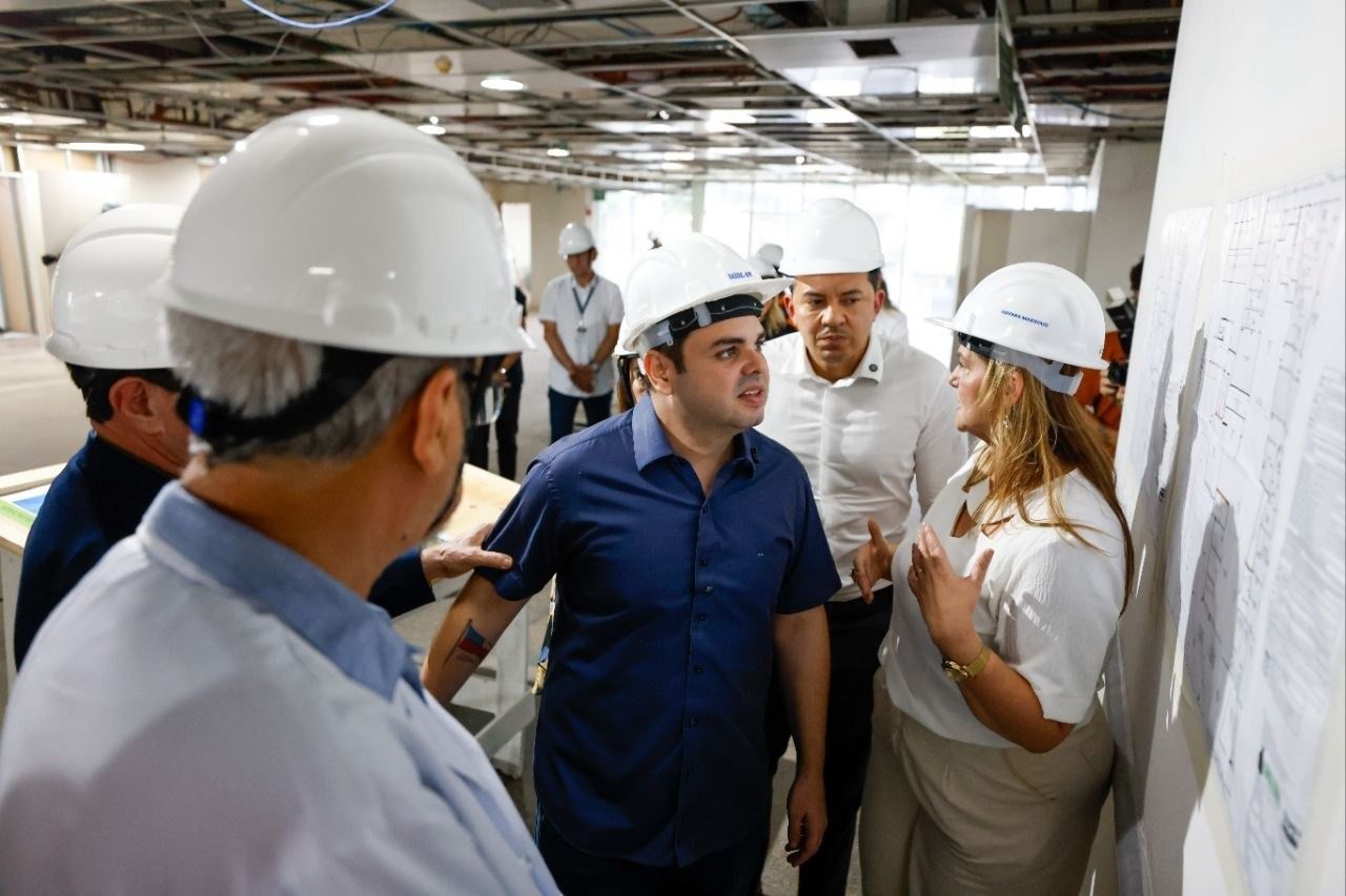 Governador interino vistoria obras de modernização na FCecon em Manaus