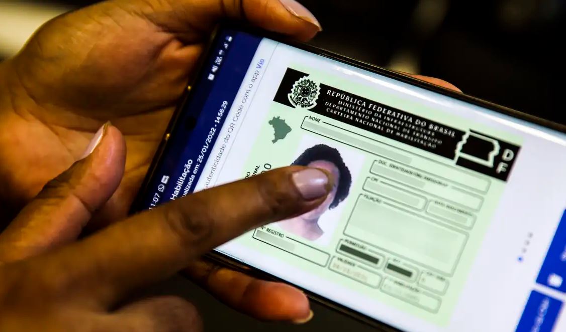 Senado aprova renovação automática da CNH para motoristas do RNPC