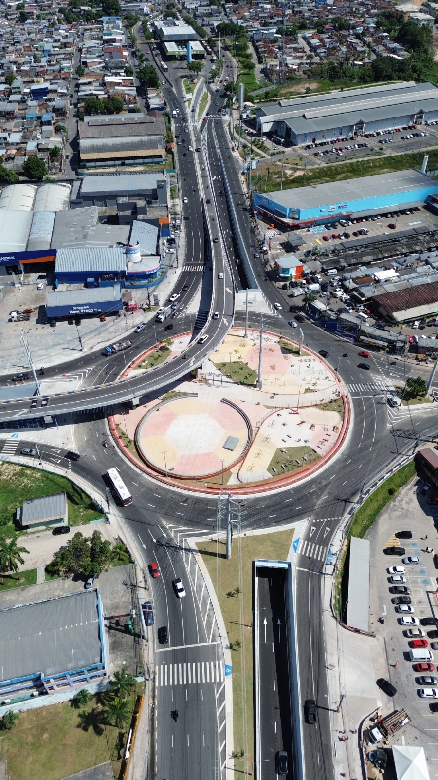 Interdição parcial no Complexo Viário Rei Pelé causa desvios em Manaus