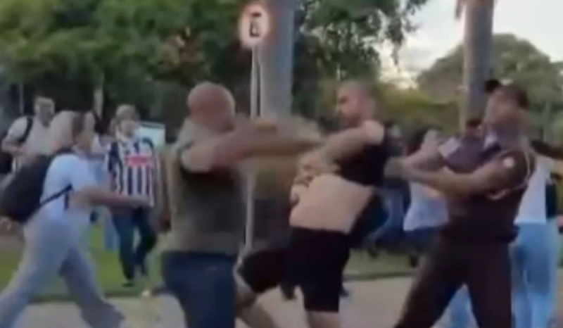 Confronto entre pré-candidatos e estudantes marca ato na UFMG