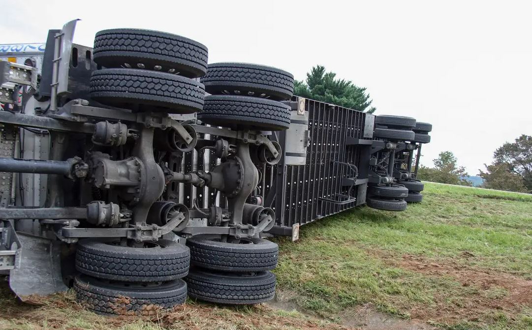 Feriado de Tiradentes resulta em 84 mortes nas estradas federais