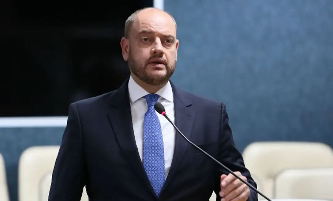 Governador em exercício do Rio faz mudanças nas secretarias estaduais