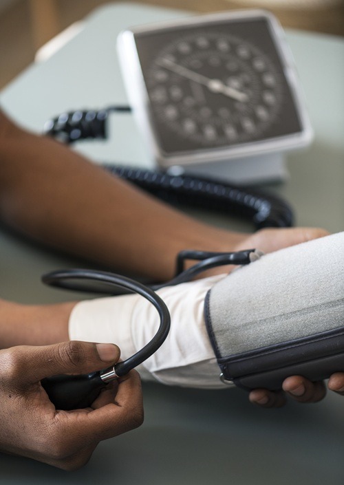 Hipertensão: 1 em cada 3 brasileiros está em risco; aprenda a prevenir