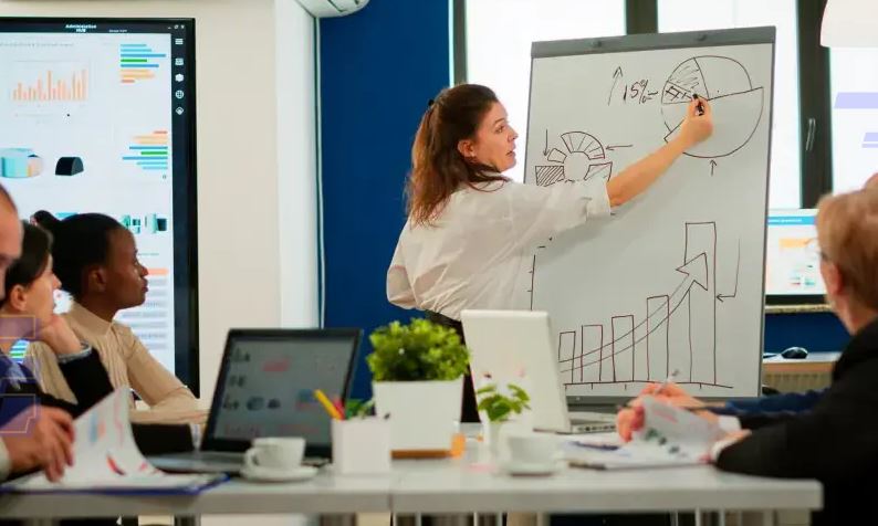 Aceleradora seleciona 30 startups de IA para impulsionar pequenas empresas