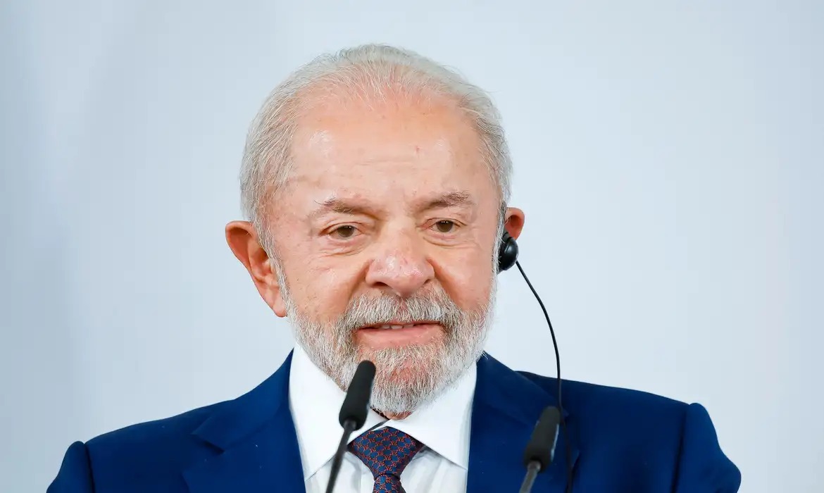 Lula chega à Alemanha para firmar acordos de inovação e comércio