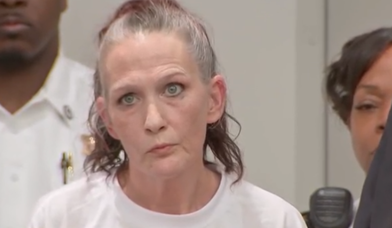 Mulher finge morte para escapar de julgamento nos EUA