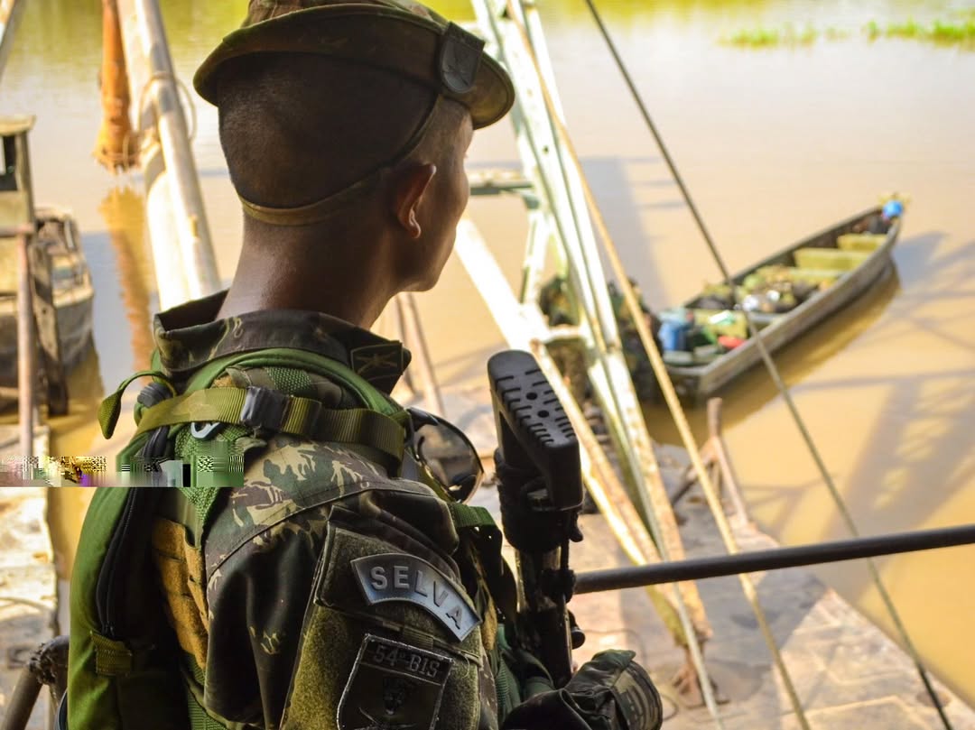 Operação Ágata Amazônia 2026 combate crimes ambientais e apoia populações locais