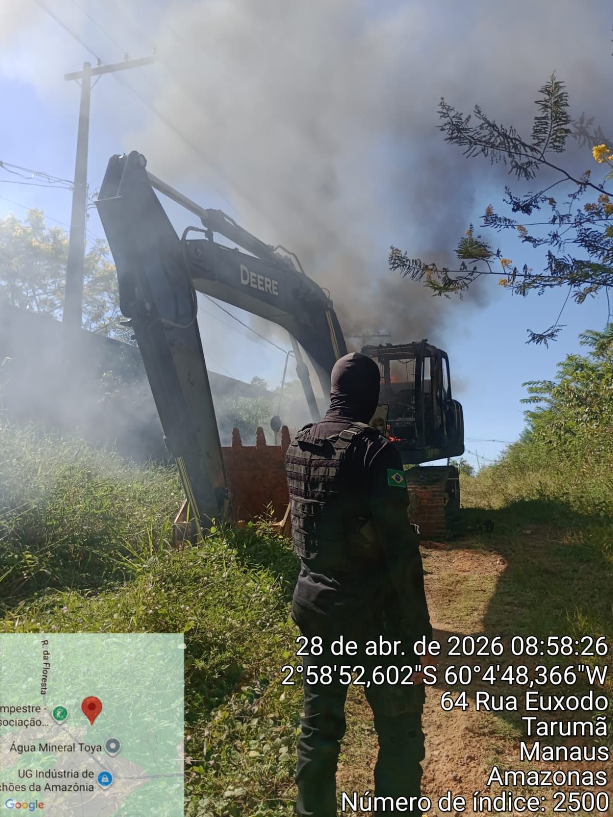 Incêndio de trator e confrontos marcam reintegração de posse no Tarumã