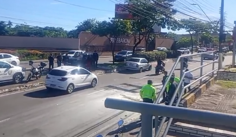 Trânsito na Efigênio Salles é liberado após acidente com feridos