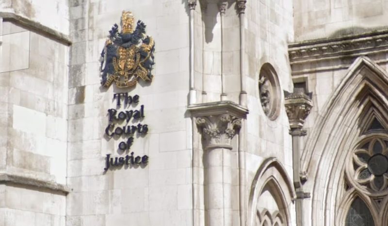 Filha abandonada conquista herança após disputa judicial com madrasta