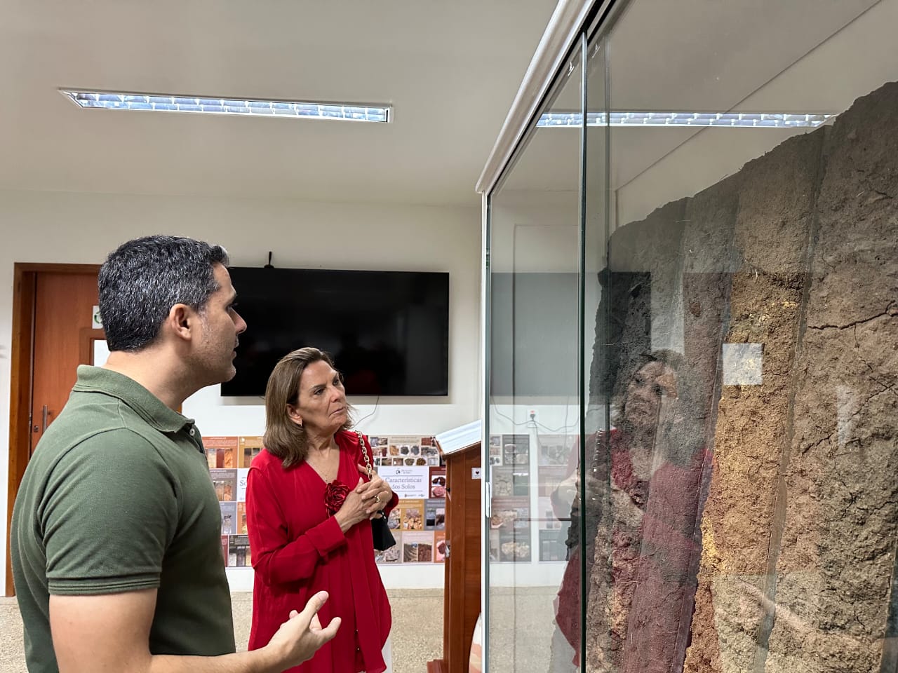 Juíza Aposentada Conhece Avanços da UEA em Itacoatiara