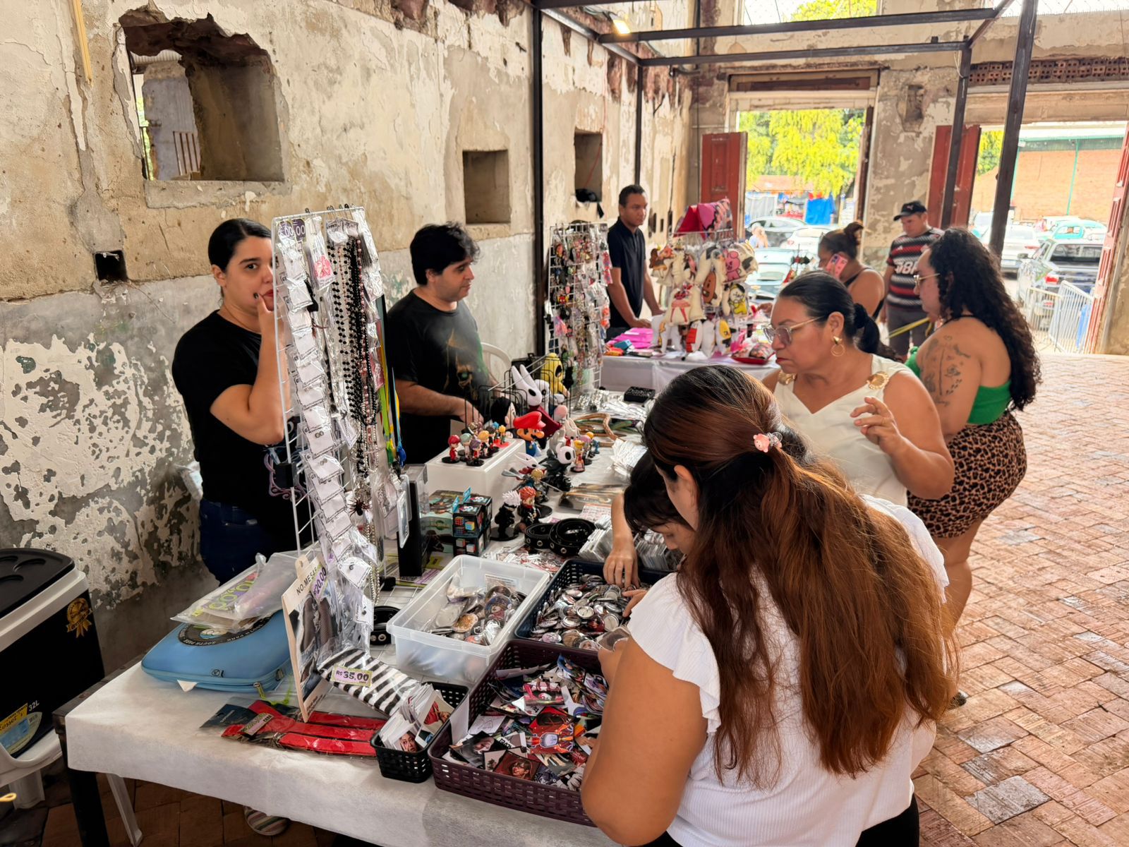Feira do Mercado de Origem em Manaus celebra Dia das Mães com serviços gratuitos