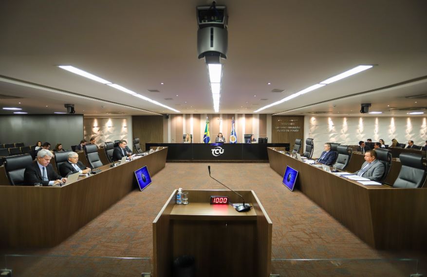 David Almeida enfrenta rejeição e desafios em corrida ao Governo do Amazonas
