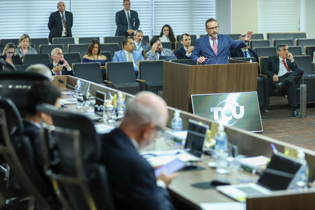 Câmara de Manaus derruba veto de Renato Junior sobre matrícula de pessoas com deficiência