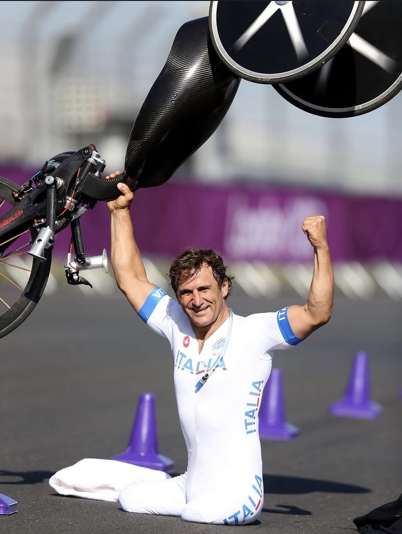 Falece Alex Zanardi, ícone do paraciclismo e ex-piloto de F1 aos 59 anos