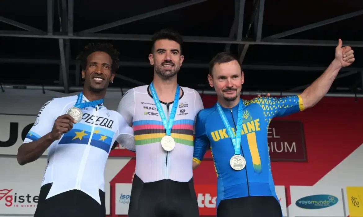 Lauro Chaman conquista ouro na Copa do Mundo de Ciclismo na Bélgica