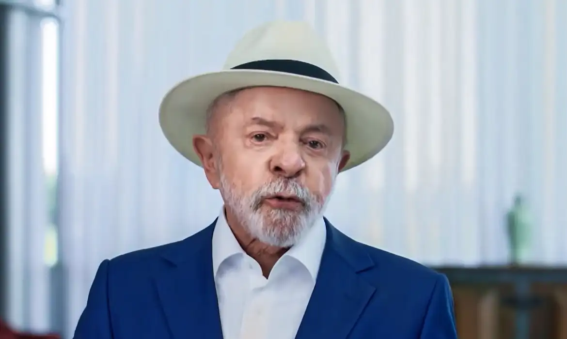 Lula defende filho e afirma que todos devem responder à justiça