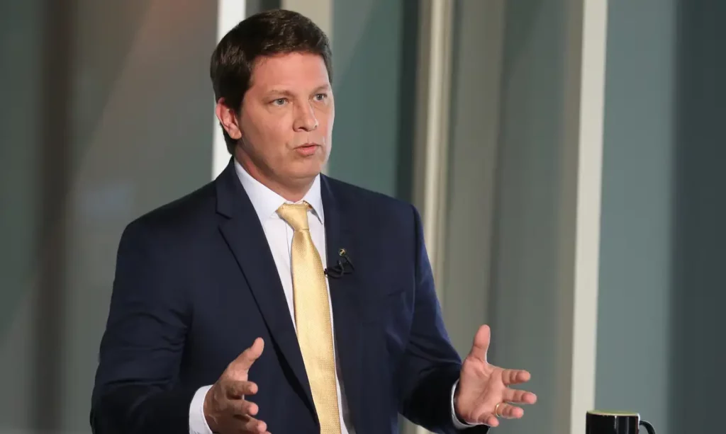 STF ainda não notificou Mário Frias sobre emendas para ONG ligada a filme de Bolsonaro