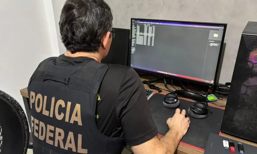 Polícia Federal realiza Operação Aequitas contra crime de racismo digital
