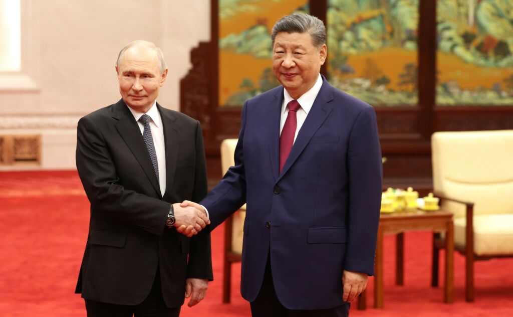 Putin e Xi Jinping criticam EUA por ameaçar estabilidade global com escudo espacial