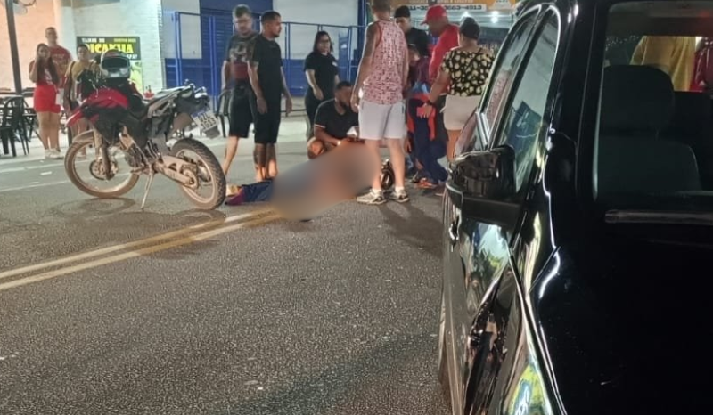 Homem fica ferido em acidente entre moto e carro na Carvalho Leal