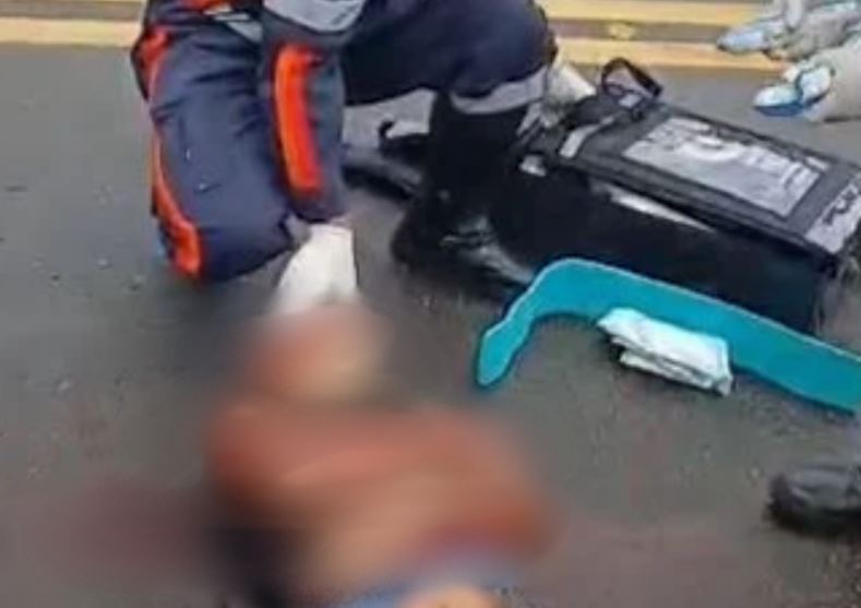 Homem escorrega, cai na pista e é atropelado no bairro Hiléia, em Manaus