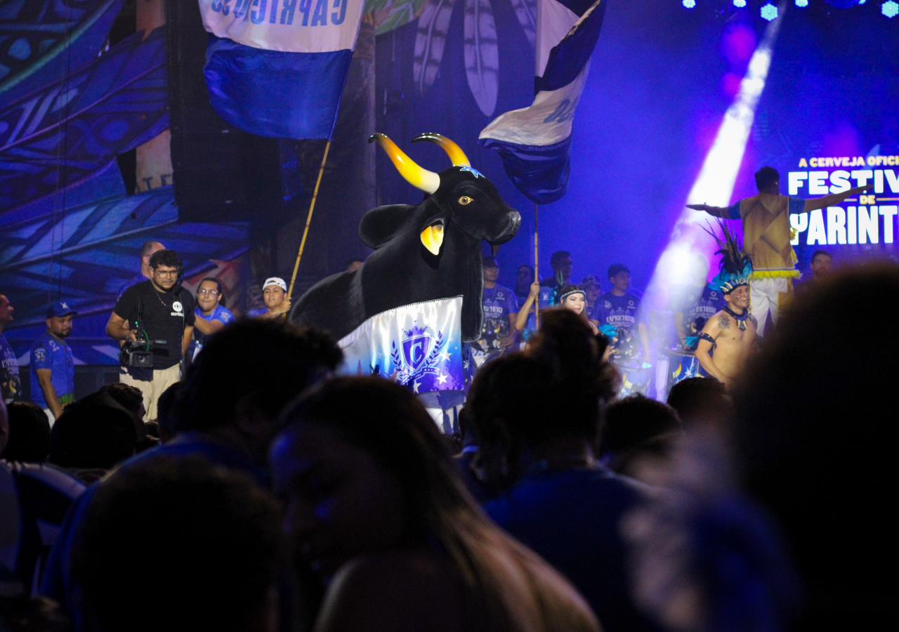 Noite de Misticismo e Revolução com Três Pajés do Caprichoso em Manaus