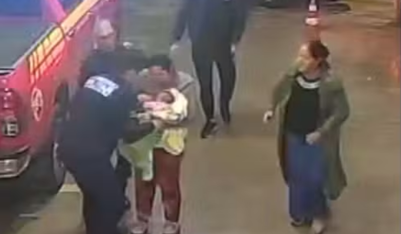 Bebê de 4 dias é resgatada por bombeiros após engasgar com leite